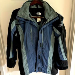 The North Face Woman’s Medium Snowboarding Jacket